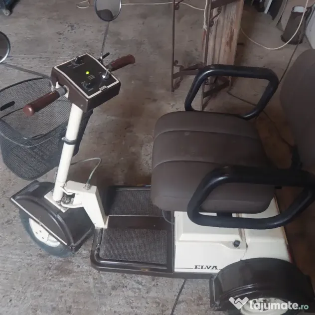 Scuter electric trei roți