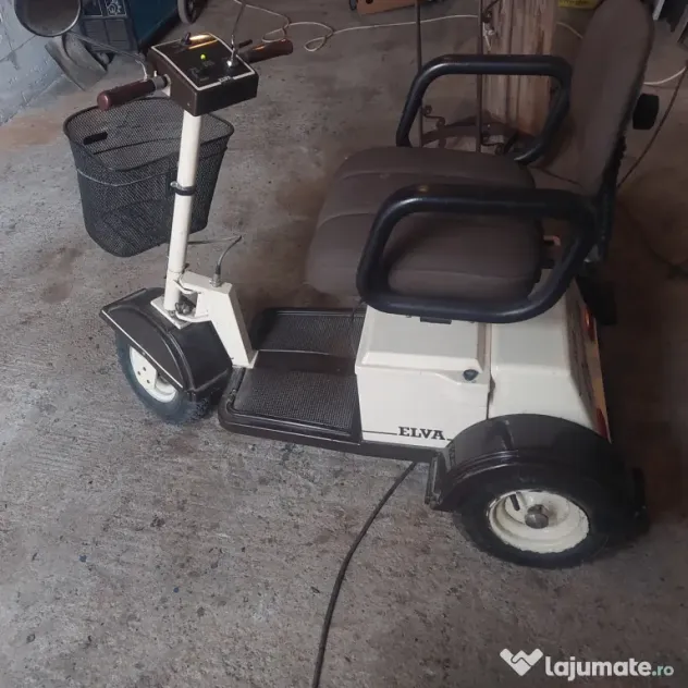 Scuter electric trei roți