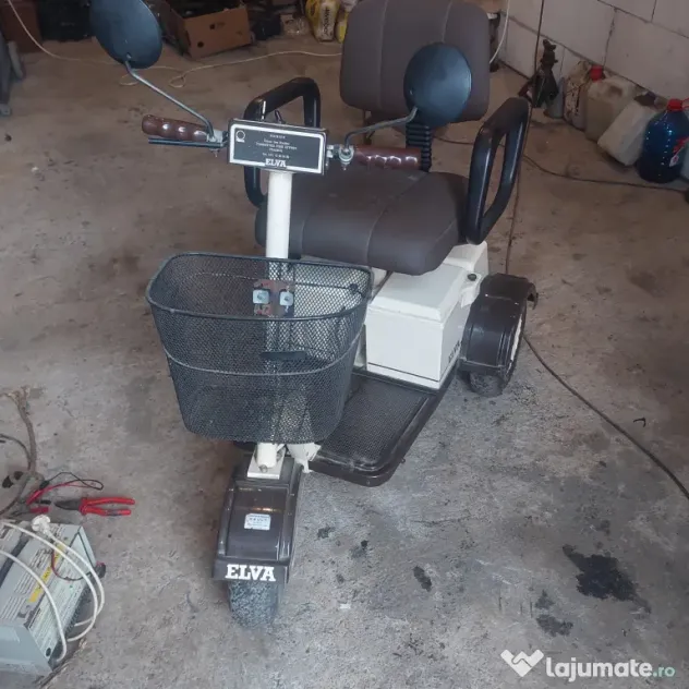 Scuter electric trei roți