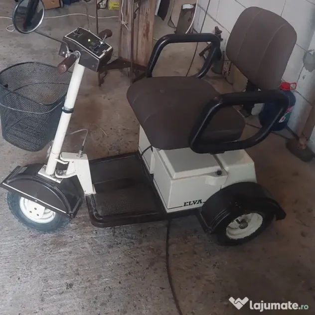 Scuter electric trei roți