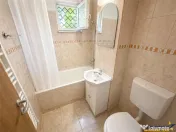 Apartament cu 3 camere, izolat termic, Dambu Pietros, Targu 