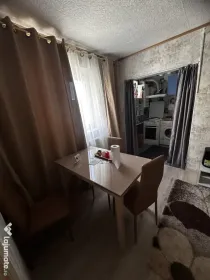 Vând apartament 3 camere central