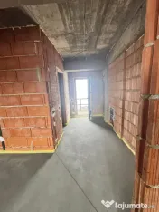 Garsoniera 1 camera, 37 mp, zona Vest SEMIFINISAT 