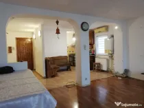 Vand apartament 3 camere cu spatiu generos