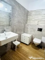 Apartament de vanzare, 2 camere, 2 locuri de parcare, etaj 