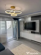 Apartament trei camere, 67 mp, zona Sagului 