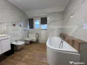 Casă de vanzare, 229 mp, cartierul 7 Noiembrie 