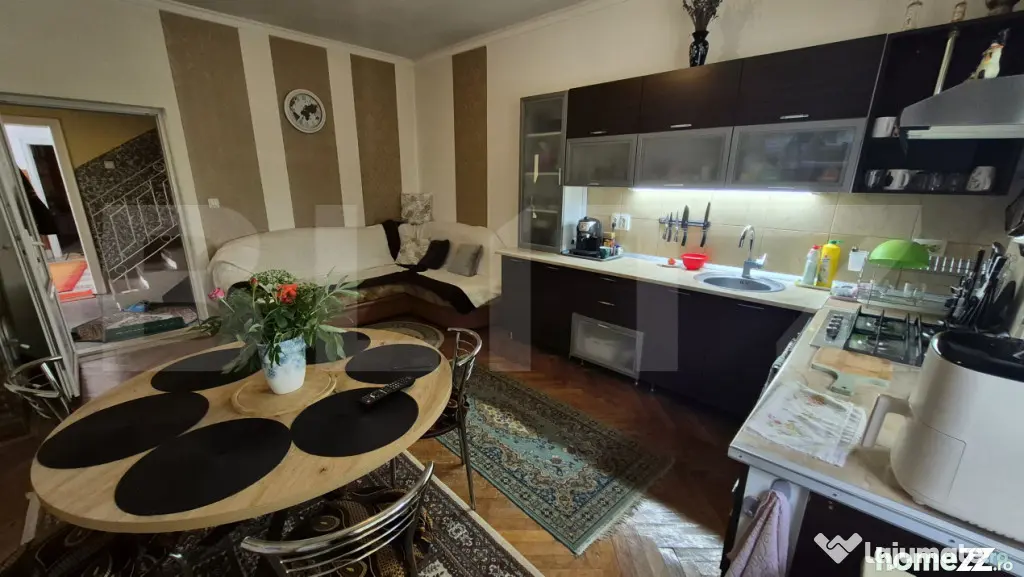 Casa 4 dormitoare, 220 mp, teren 500 mp, zona Titulescu