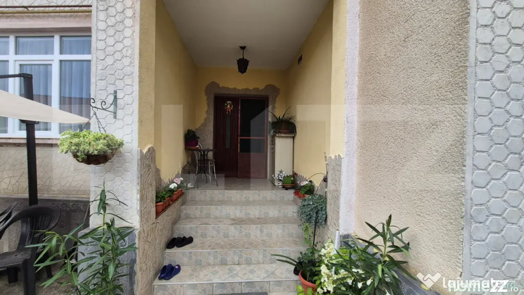 Casa 4 dormitoare, 220 mp, teren 500 mp, zona Titulescu