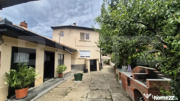 Casa 4 dormitoare, 220 mp, teren 500 mp, zona Titulescu