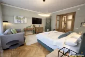 Refugiu urban lux, apartament spectaculos pe aleea pietonala 
