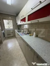 Apartament cu 3 camere, etaj 1, zona Calea Obcinelor 