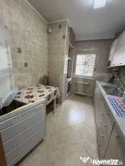 Apartament cu 3 camere, etaj 1, zona Calea Obcinelor 