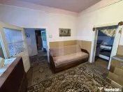Casa de vanzare, cu 2 camere. 