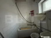 Casa de vanzare, cu 2 camere. 