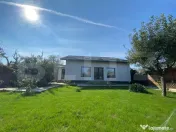 Proprietate 2 case, 223 mp, teren 1.676 mp, zona Lupeni 