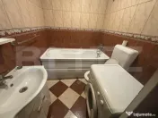 Apartament de vanzare, 76.40 mp, zona Central 