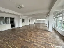 Spatiu comercial de vanzare, 5 incaperi, 220 mp, zona centra