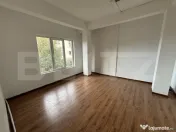 Spatiu comercial de vanzare, 5 incaperi, 220 mp, zona centra 