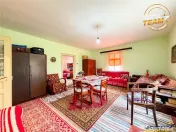 Casa cu farmec rustic teren privat de 3.315 mp, Borosneul 