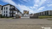 Casă nouă, curte, 2 parcări · Tractorul Brașov · 339.5 