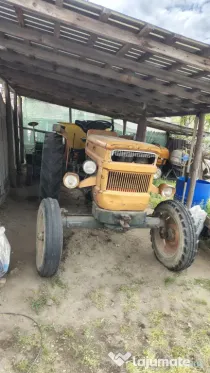 Vând Tractor Fiat în stare bună de funcționare + UTILAJE