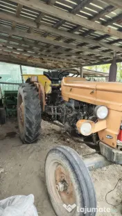 Vând Tractor Fiat în stare bună de funcționare + UTILAJE