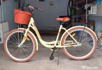 Vând bicicletă de damă