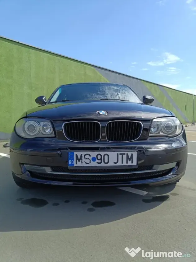 Vând BMW 116d an 2010, model din gama BMW Seria 1 E87