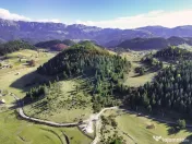 Teren 17590 mp în Fundata, lângă Cheile Grădiștei, B... 