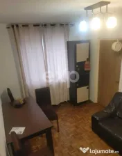 Vand apartament trivale 