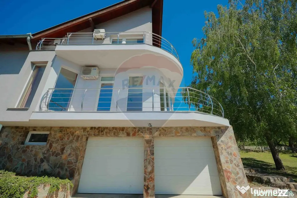 Vilă cu priveliște spectaculoasă, de vânzare, Dealul ...