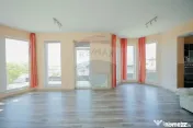 Vilă cu priveliște spectaculoasă, de vânzare, Dealul ... 