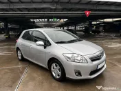 Vând Toyota Auris Hybrid 