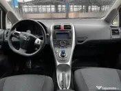 Vând Toyota Auris Hybrid 