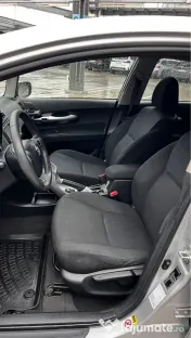 Vând Toyota Auris Hybrid 