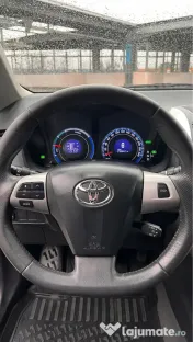 Vând Toyota Auris Hybrid 