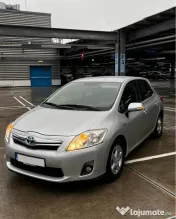 Vând Toyota Auris Hybrid 