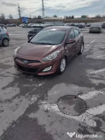 Vând Hyundai i30