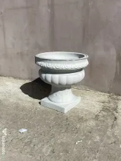 De vânzare ghivece decorative din beton 40cm înălțime 