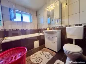 Apartament 3 camere, 65 mp, parcare, intermediar, zona Teilo 