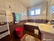 Apartament 3 camere, 65 mp, parcare, intermediar, zona Teilo 