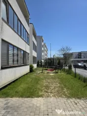 Apartament modern cu 2 camere, situat în partea de jos a or 