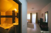 PENSIUNE in PREDEAL, cu 19 camere, restaurant, bar si 2 terase 
