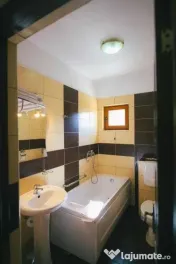 PENSIUNE in PREDEAL, cu 19 camere, restaurant, bar si 2 terase 