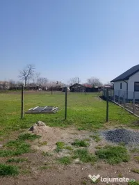 Vând teren intravilan 