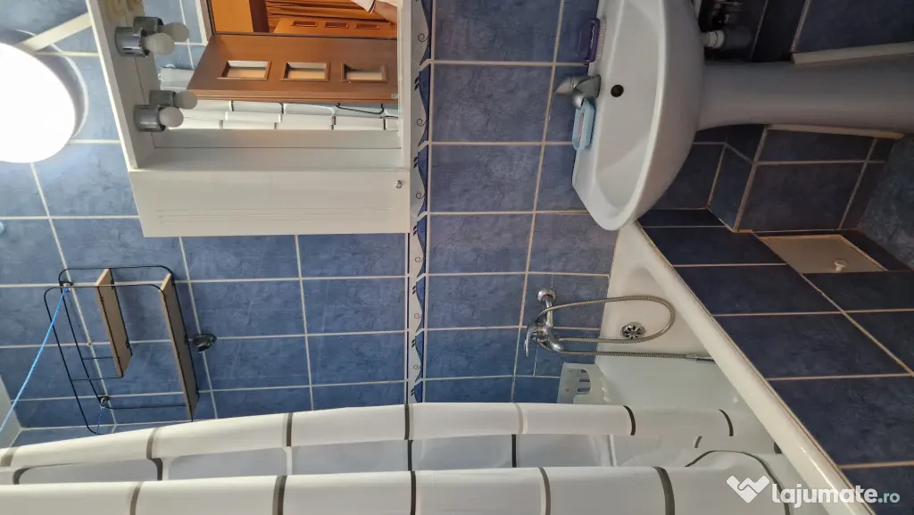PARTICULAR, inchiriez apartament 2 camere in zona Chisinau / Mega Mall