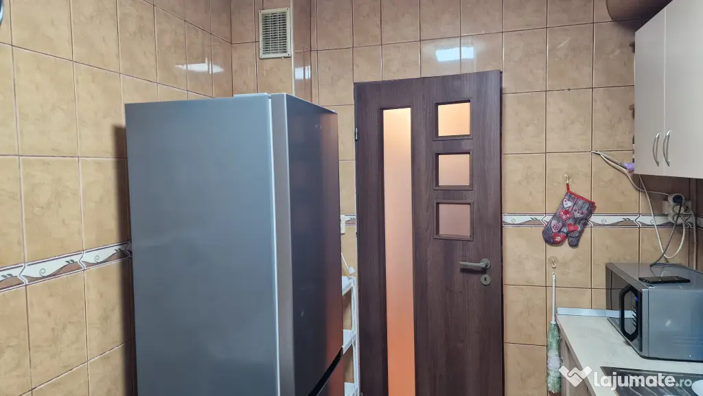PARTICULAR, inchiriez apartament 2 camere in zona Chisinau / Mega Mall
