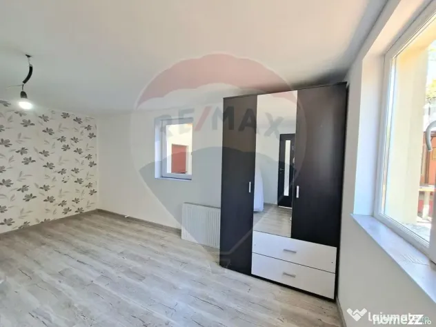 Casă / Vilă cu 6 camere de vânzare