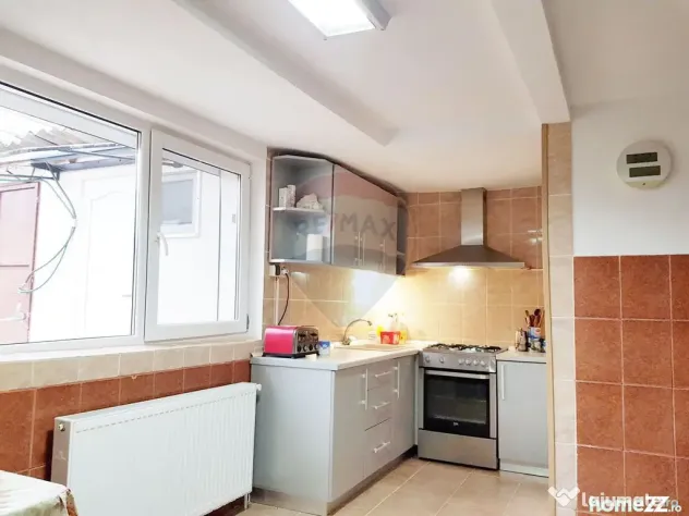 Casă / Vilă cu 6 camere de vânzare